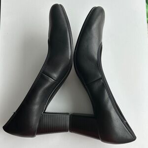 Naturalizer Women's Classic Black Heels